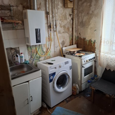 Сдам дешево 1-х комн.квартиру на восточных кварталах:в Малой Вергунке,2/3-эт,в р-не Сш №39. 4