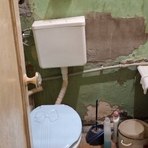 Сдам дешево 1-х комн.квартиру на восточных кварталах:в Малой Вергунке,2/3-эт,в р-не Сш №39.