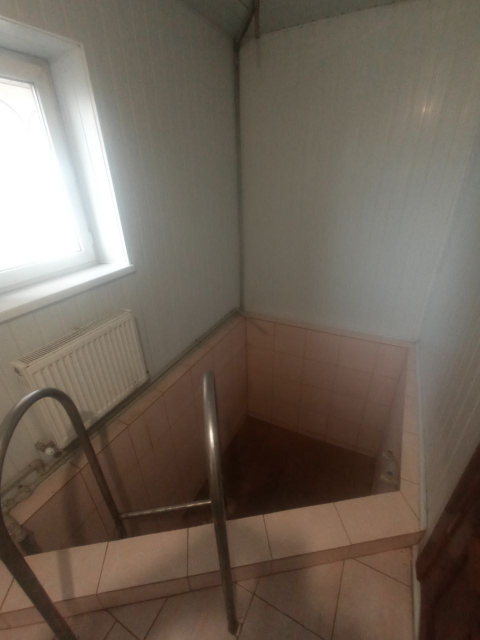 Сдам двухэтажный дом с баней и бассейном