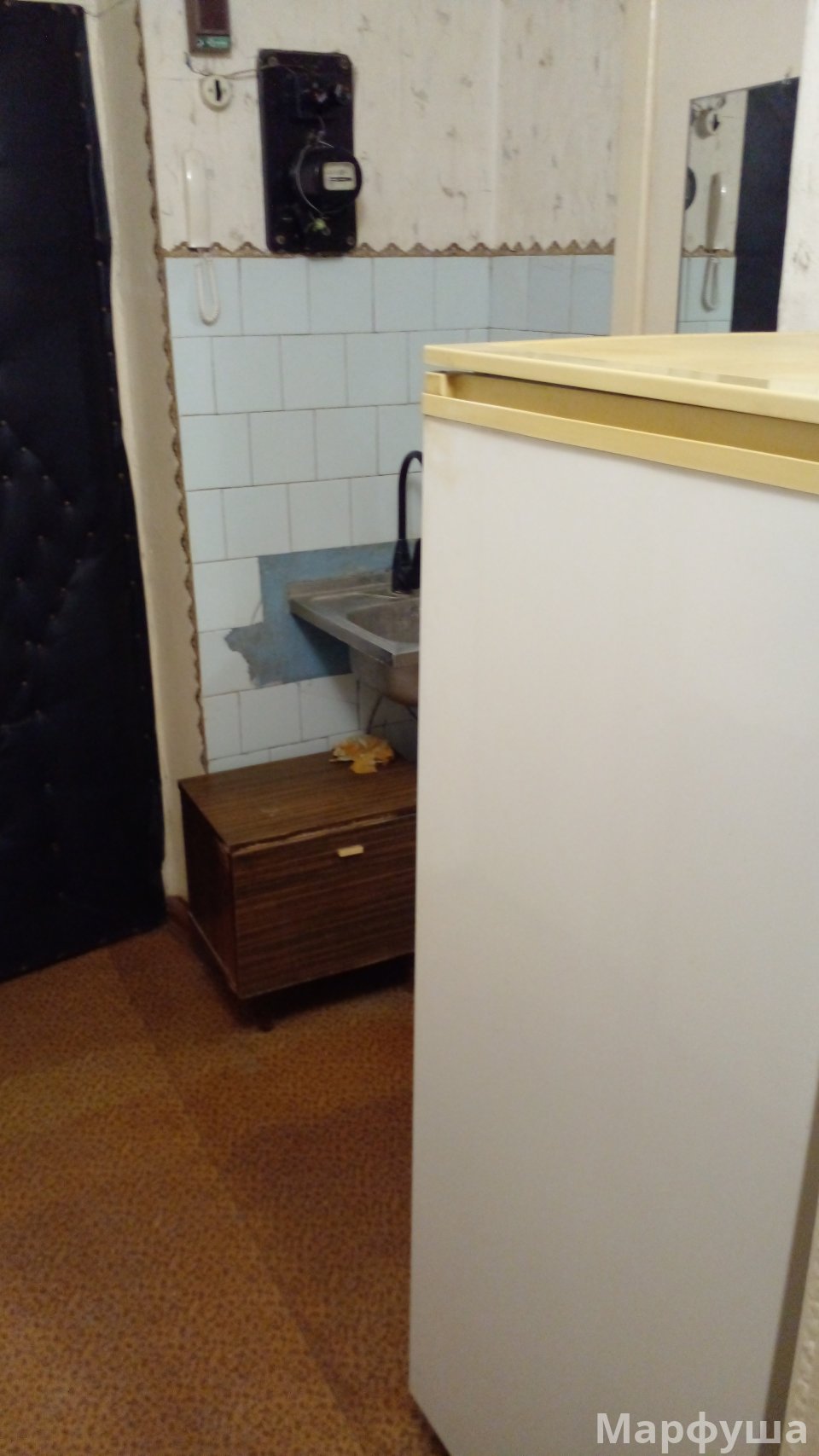 Сдам Полугостинку на кв Жукова 2/5-эт,кирп.дом,через дорогу от Машинститута.Цена 20.000рублями+небольшие коммун.усл.