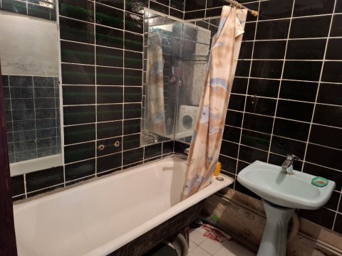 Продам 1 комнатную квартиру в центре Луганска 3