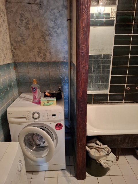 Продам 1 комнатную квартиру в центре Луганска