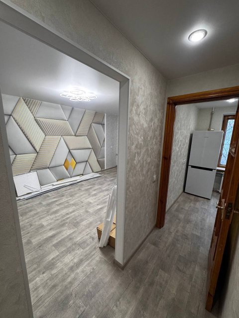 Продам 2- к квартиру в центре Луганска 7