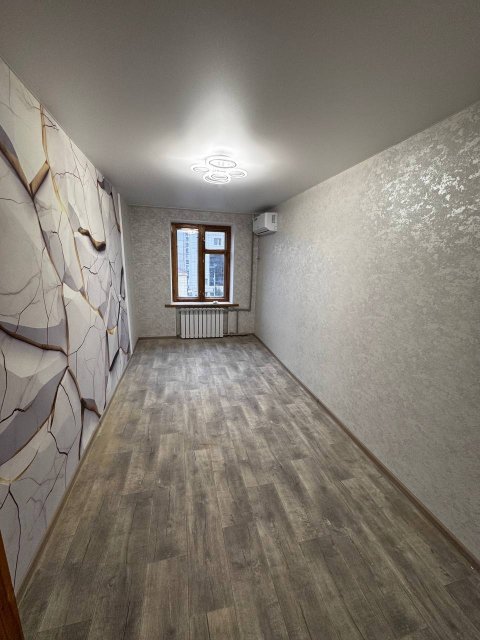 Продам 2- к квартиру в центре Луганска 8