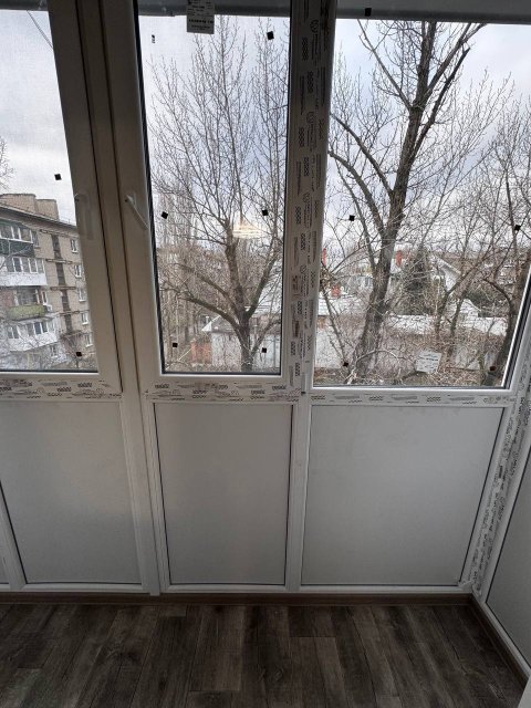 Продам 2- к квартиру в центре Луганска