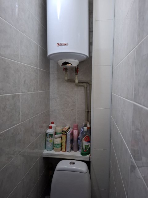 Продам 2 комнатную квартиру кв. Комарова