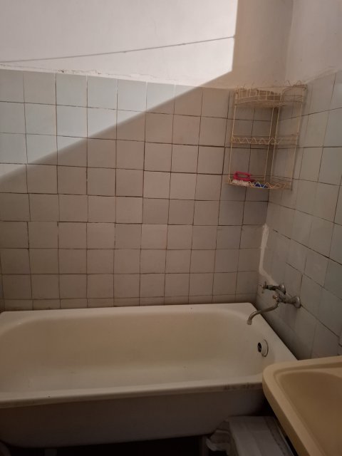 Продам 2х  комнатную квартиру с АВТОНОМНЫМ отоплением в п. Металлист 3