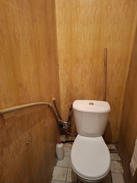 Продам 2х  комнатную квартиру с АВТОНОМНЫМ отоплением в п. Металлист