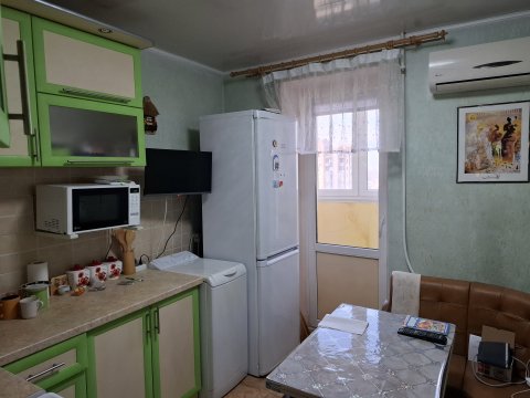 Продам 2 комнатную квартиру кв. Героев Сталинграда 6