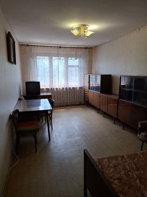 Продам 2х  комнатную квартиру с АВТОНОМНЫМ отоплением в п. Металлист 4