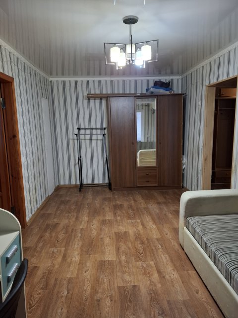 Продам 2х комнатную квартиру в центре Луганска по ул. Демехина 7