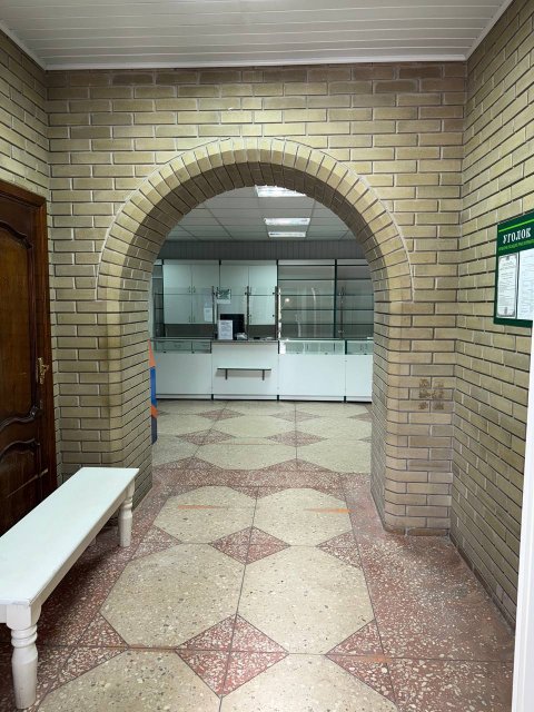 Продам бывшую аптеку 8