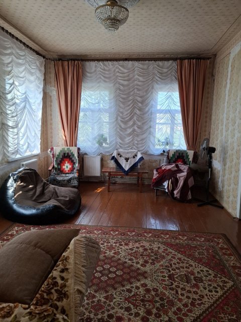 Продам дом с флигелем в р-н  27 школы , для проживания 2х семей. 7