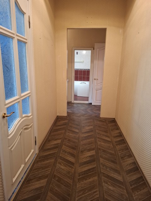 Продам 4 комнатную квартиру, сталинку с АО  в центре Луганска 3