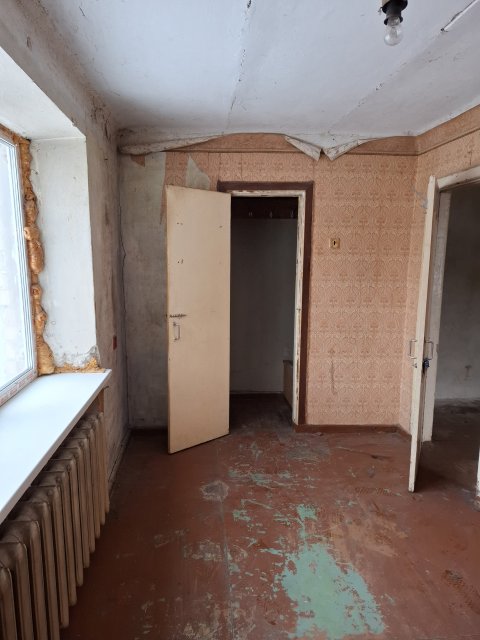 Продам 2х комнатную квартиру в центре Луганска