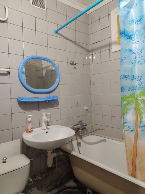 Сдам 2 комнатную квартиру в Центре Луганска-ул. Советская!