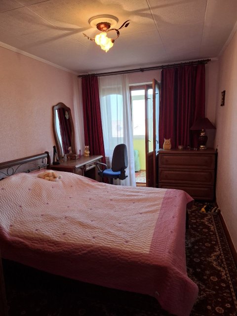 Продам 3х комнатную квартиру на ул. Барбюса 8