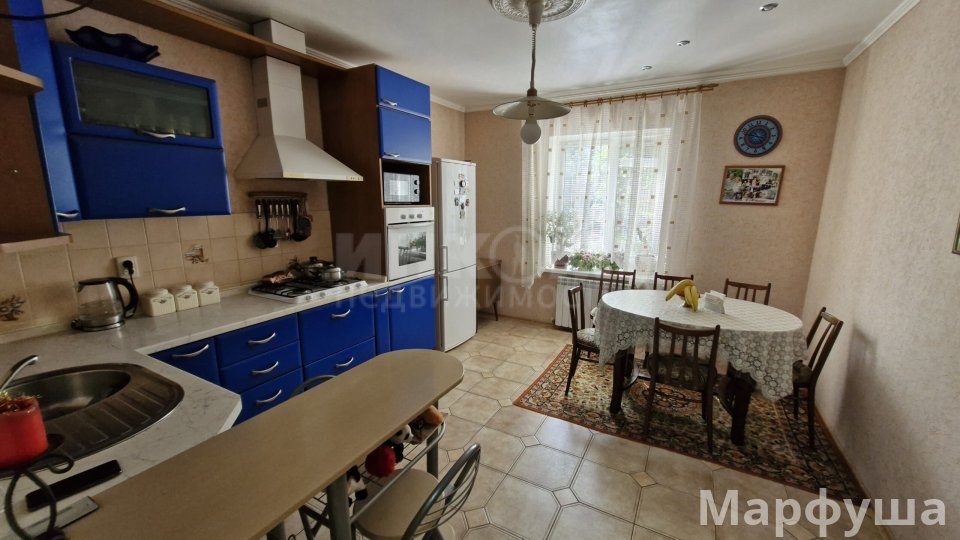 Продам 2-х этажный дом в городе Луганск