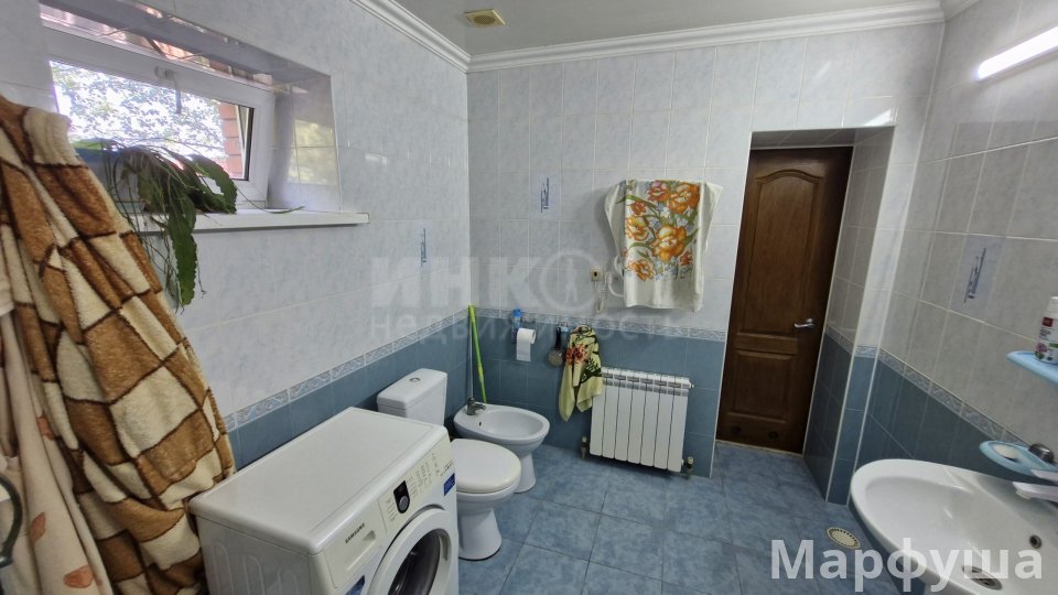 Продам 2-х этажный дом в городе Луганск