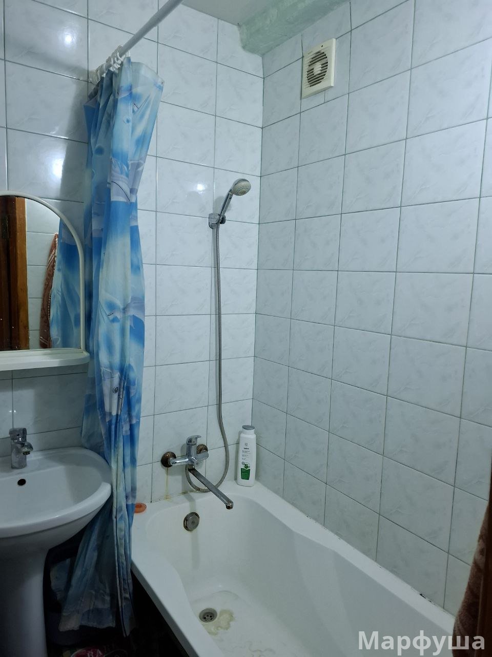 Продам 2 комнатную квартиру кв. Комарова