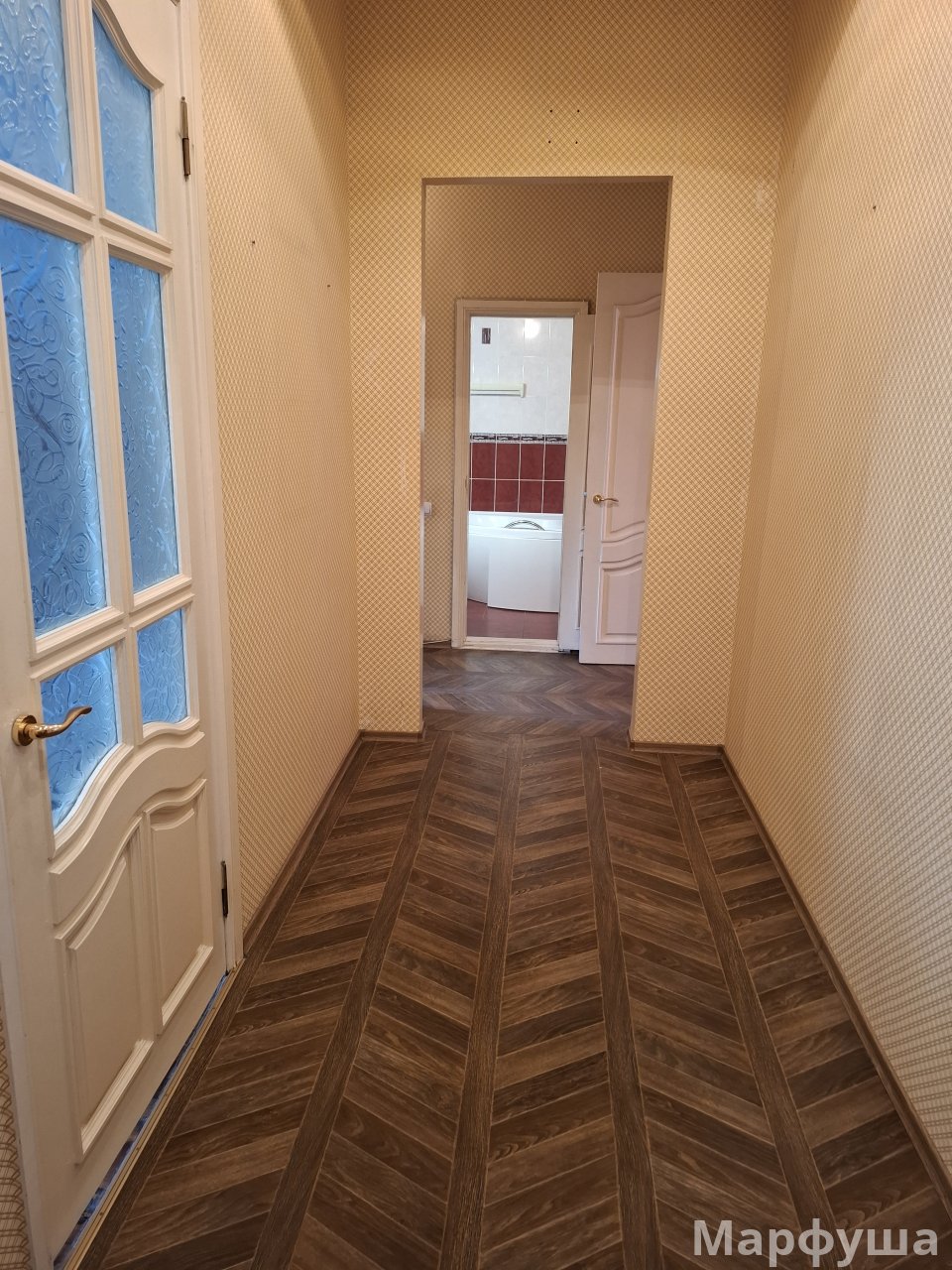 Продам 4 комнатную квартиру, сталинку с АО  в центре Луганска