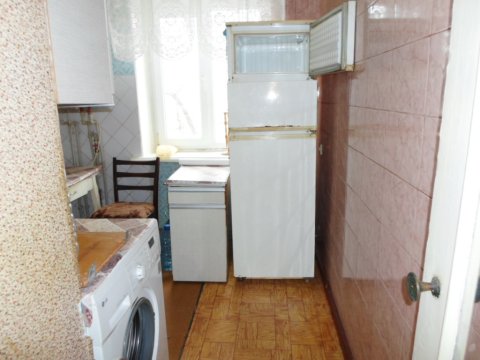 Сдам Тёплую с Автономным отоплением – у Вас будет тепло и экономно в Луганске на востоке район Маш. института кв. Жукова7, 3/5эт,  2 ком. квартиру. 4