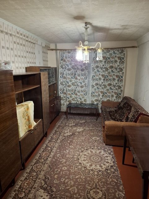 Сдам 2- комн.квартиру на кв Волкова 1/5-эт,для студентов,строителям,одиноким,семью.