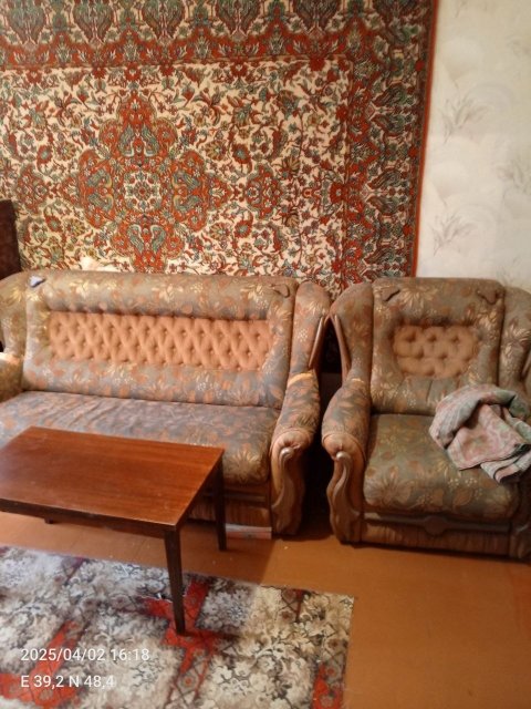 Сдам 2- комн.квартиру на кв Гагарина 2/5-эт,в р-не Монолитного дома и маг.Смешные цены.