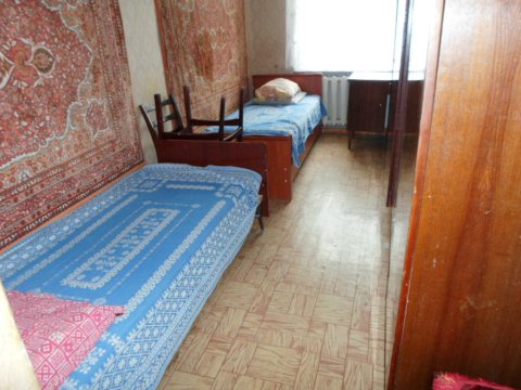 Сдам за 22т.р. Тёплую с Автономным отоплением – у Вас будет тепло и экономно в Луганске на востоке район Маш. института кв. Жукова7, 3/5эт,  2 ком. квартиру. 8