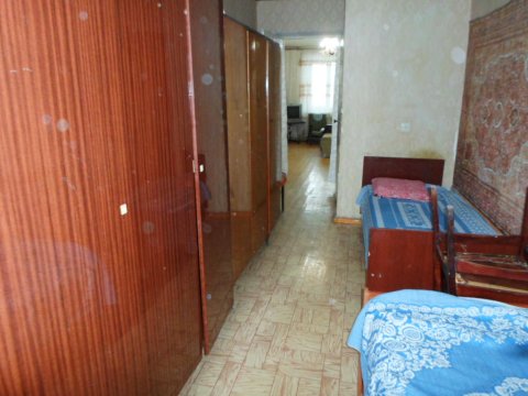 Сдам за 22т.р. Тёплую с Автономным отоплением – у Вас будет тепло и экономно в Луганске на востоке район Маш. института кв. Жукова7, 3/5эт,  2 ком. квартиру.