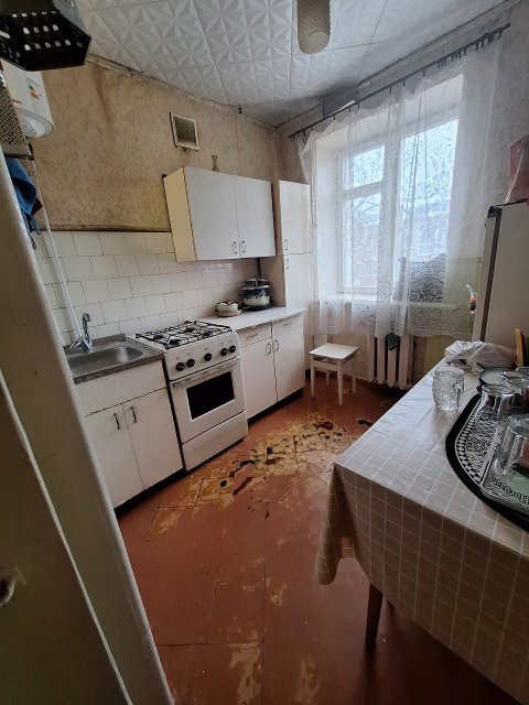 Продам 2-х комн квартиру в Центре города Луганск