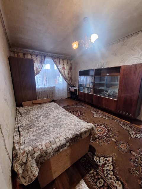 Продам 2-х комн квартиру в Центре города Луганск 7