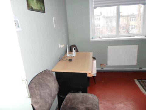 Сдам Тёплую с Автономным отоплением – у Вас будет тепло и экономно в Луганске на востоке 2 квартиру на кв. Гагарина,13. 4