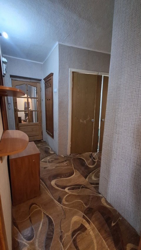 Продам 2-х комн квартиру в городе Луганск улица 2-я Краснознаменная 4