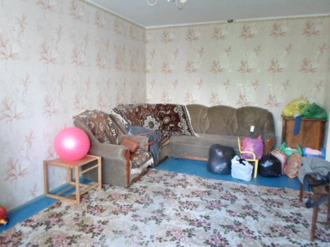 Сдам дёшево на востоке Луганска 2 комн.кв.,кв. Левченко д.13. 9