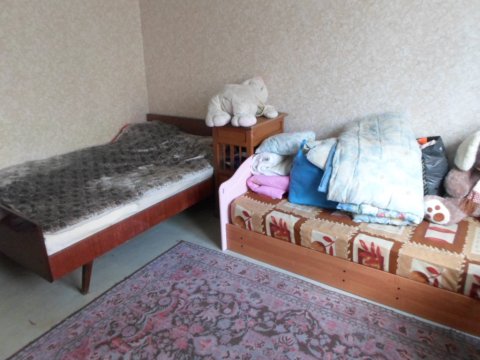 Сдам дёшево на востоке Луганска 2 комн.кв.,кв. Левченко д.13. 7