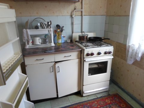 Сдам дёшево на востоке Луганска 2 комн.кв.,кв. Левченко д.13. 6