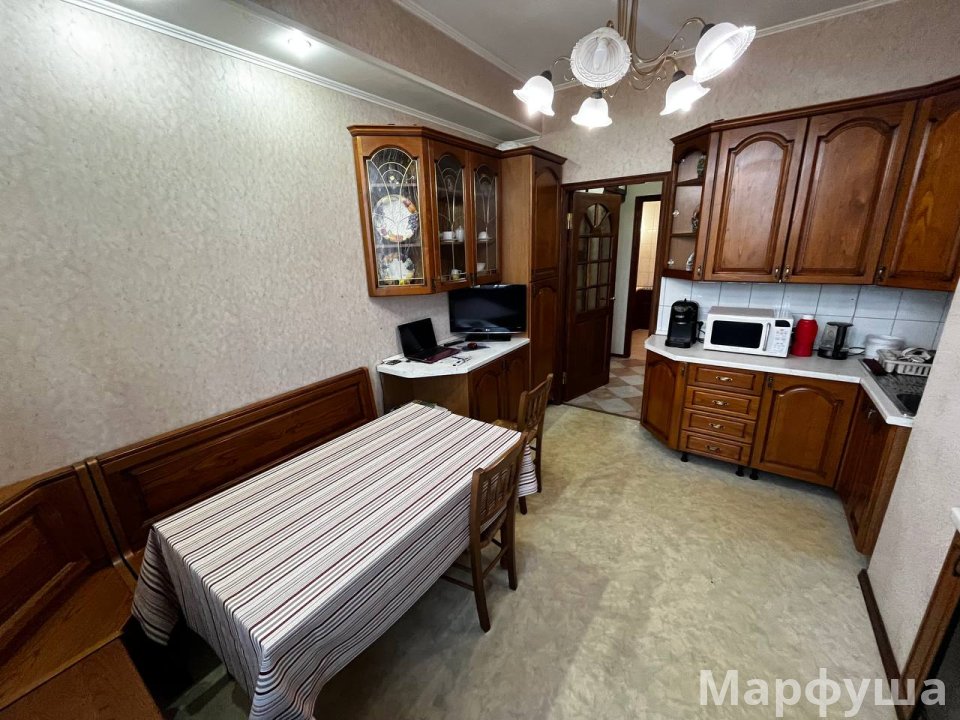 Продам 3- к квартиру в центре Луганска