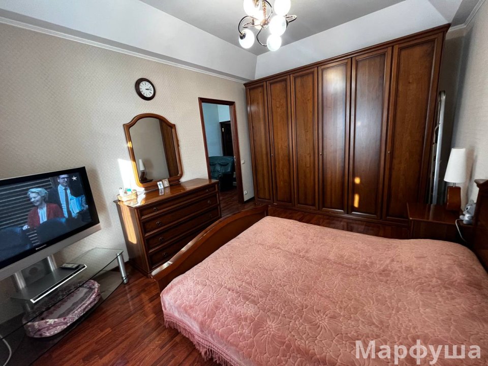 Продам 3- к квартиру в центре Луганска