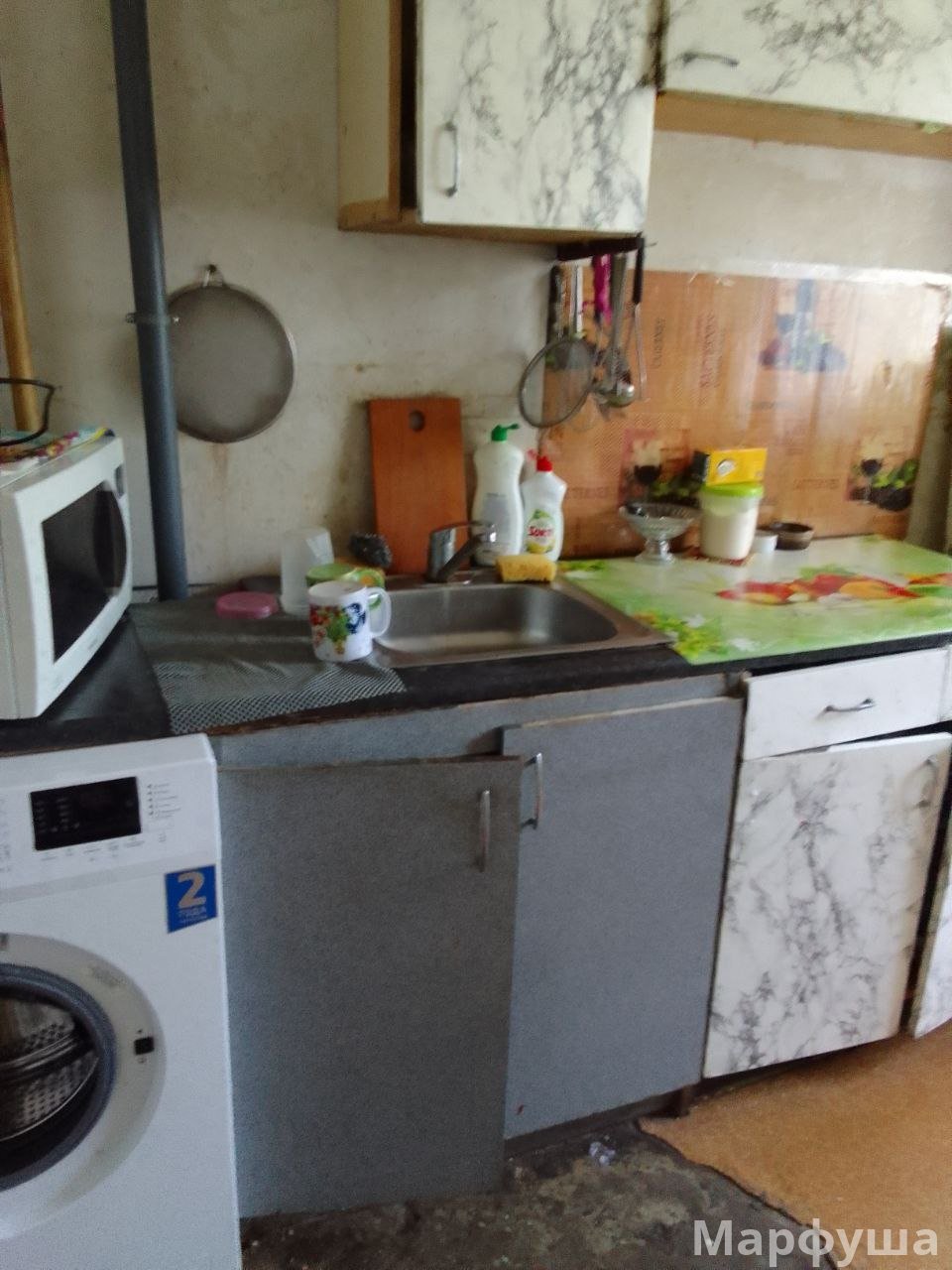 Сдам в Луганске отдельную комнату в 3ком.квартире кв.Заречный в другой комнате живёт женщина-квартирантка.