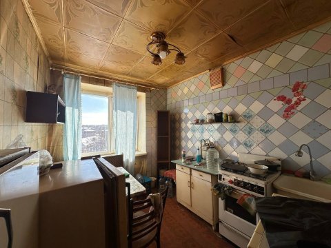 Продам 2- к квартиру Курская дуга 4