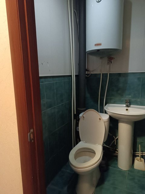 Сдам с отличным ремонтом 1 ком. квартиру пос. Юбилейный остановка близко. 5