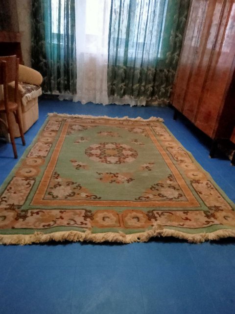 Сдам дёшево за 20т.р.+ ком. услуги на востоке Луганска выше Далевского университета 2 комн. кв., кв. Левченко д.13. 4