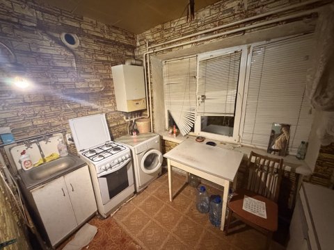 Продам 2- к квартиру на кв. Ватутина с автономным отоплением 6