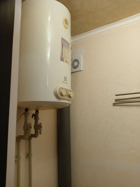 От хозяина!!! Сдам небольшую квартиру , удобное расположение на кв. Жукова, прямо напротив университета им. Даля, в доме  где находится  Sushimi. 8