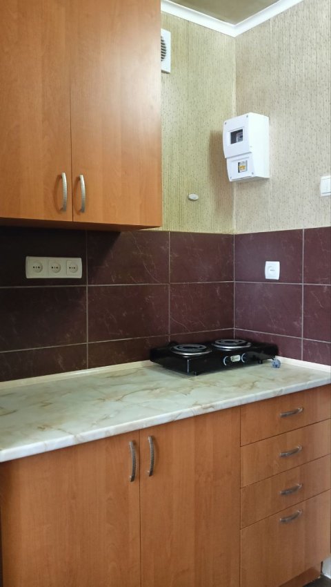 ‎ От хозяина!!! Сдам небольшую квартиру , удобное расположение на кв. Жукова, прямо напротив университета им. Даля, в доме где находится Sushimi. 8