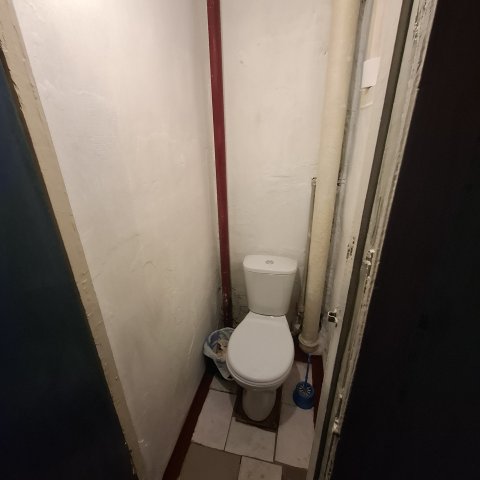 Продам уютную коммуналку на кв Гаевого д.16,кирп.дом,4/5-эт,с ремонтом. 3