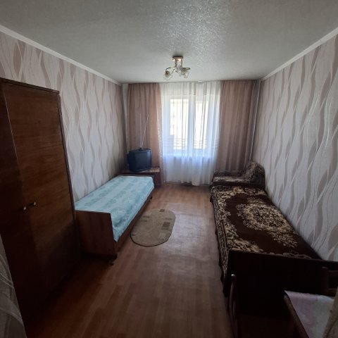 Продам уютную коммуналку на кв Гаевого д.16,кирп.дом,4/5-эт,с ремонтом.