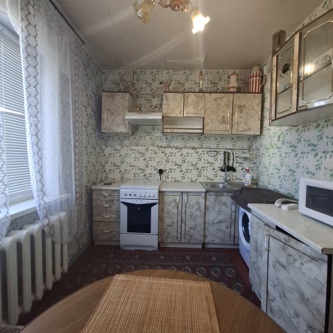 Сдам 1-х комн.квартиру на кв Заречном 2/12-эт,в р-не кольца Мирного. 9