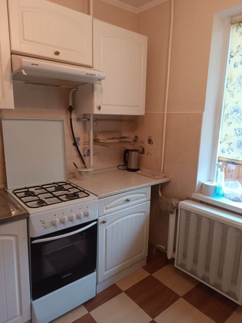 Сдам с отличным ремонтом 1 ком. квартиру пос. Юбилейный остановка близко с быт.техникой 9